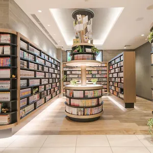 *** Hotel Quintessa Shinsaibashi Comic & Books Japon